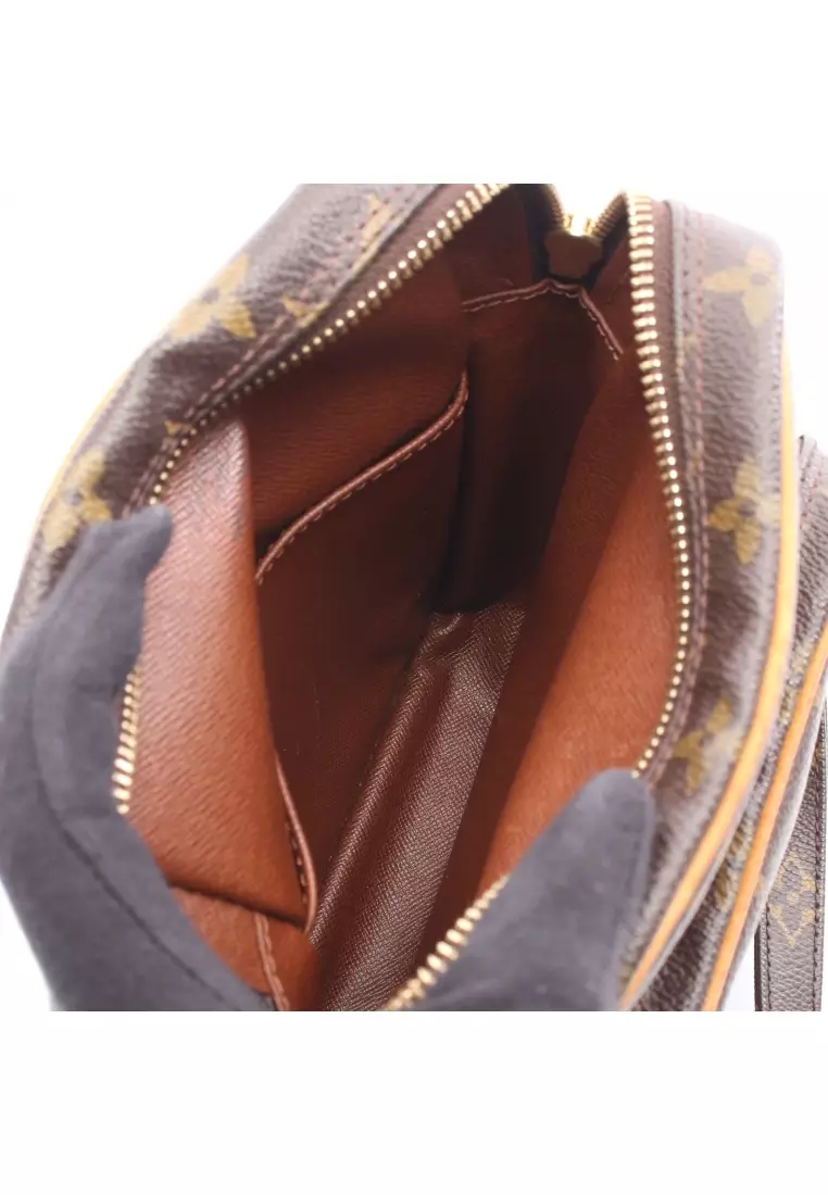 Pre-Loved Louis Vuitton Amazon monogram Shoulder bag PVC leather Brown