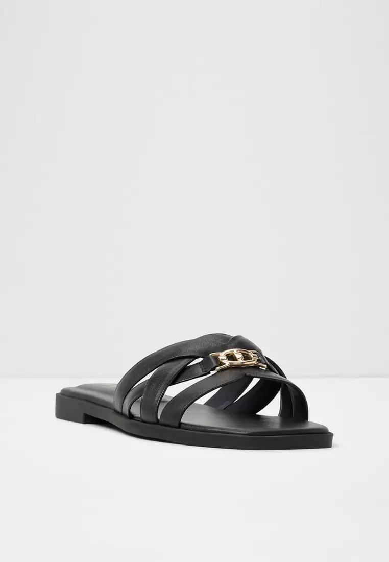 Jennaleriel -In Flat Sandals