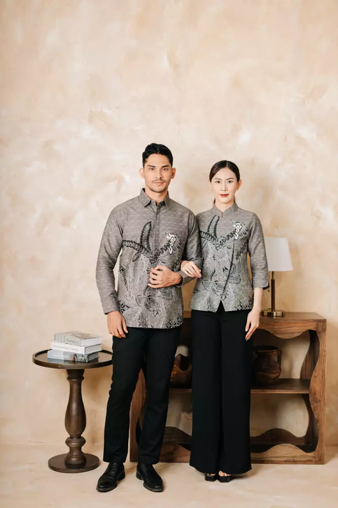 Sasmaya Grey Kemeja Batik Pria Slim Fit Katun