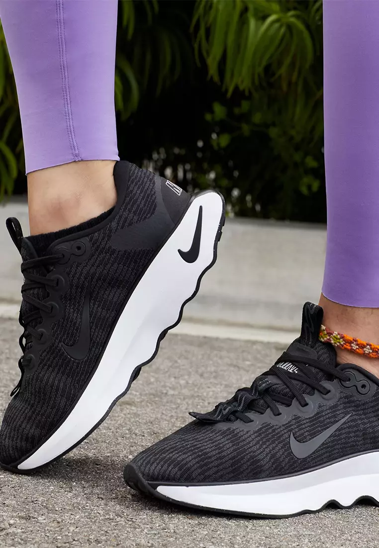 Motiva Walking Shoes