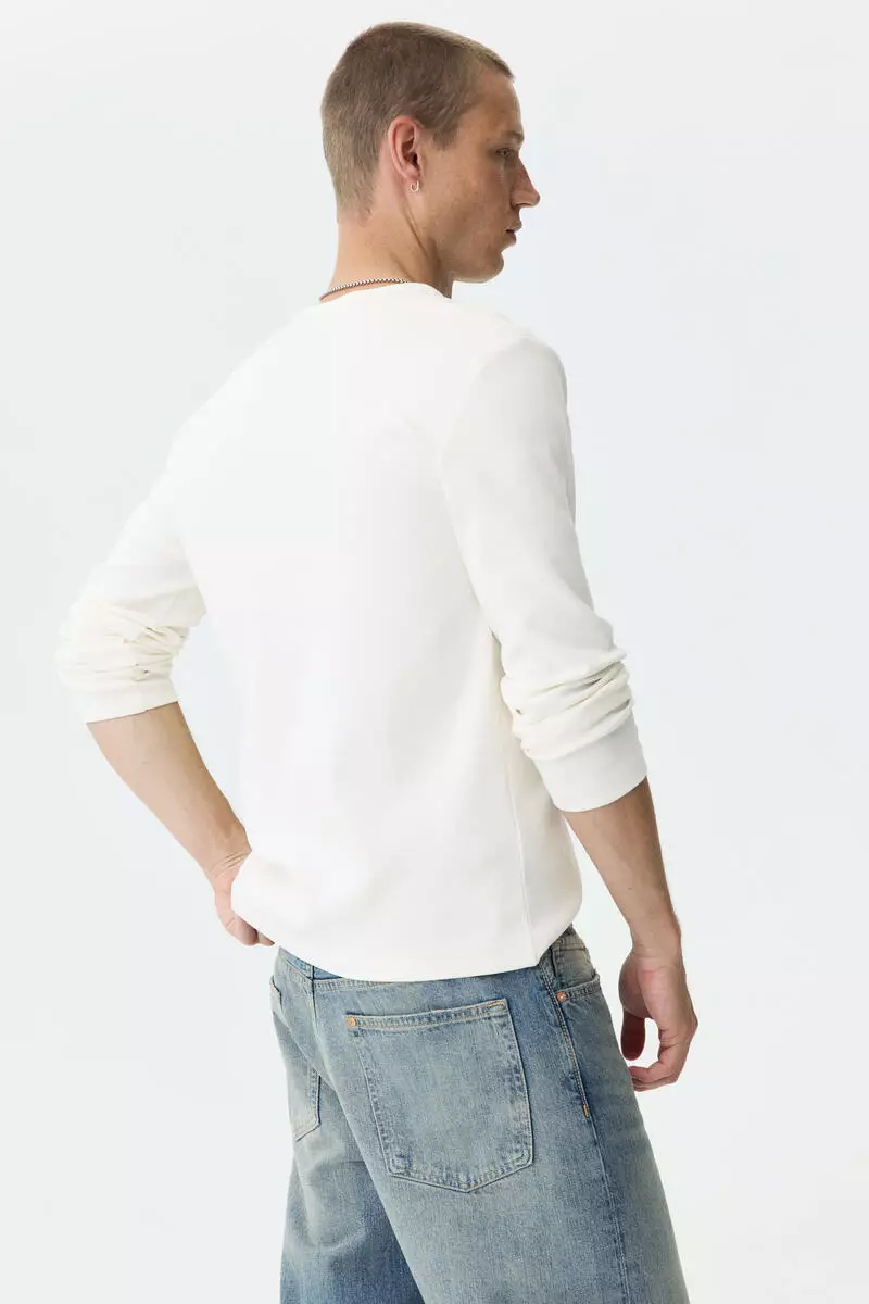 Slim Fit Ribbed Henley shirt