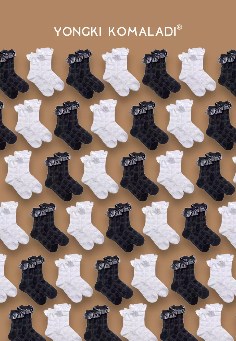 YONGKI KOMALADI KAOS KAKI MOTIF MOTIF LACE PATTERN SOCK06 HITAM