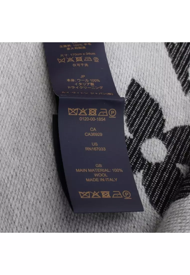 Pre-Loved Louis Vuitton LV Essential Noir Scarf wool black Light gray