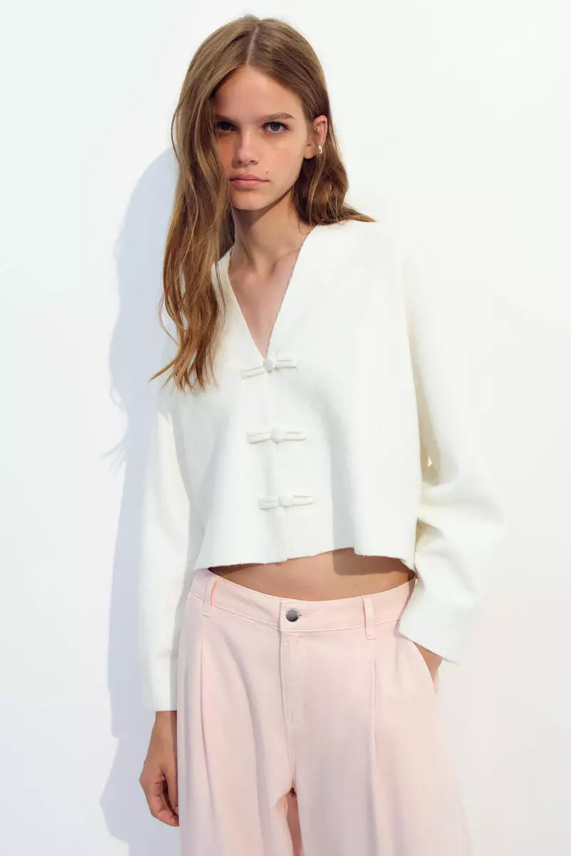 V-neck knot-button cardigan