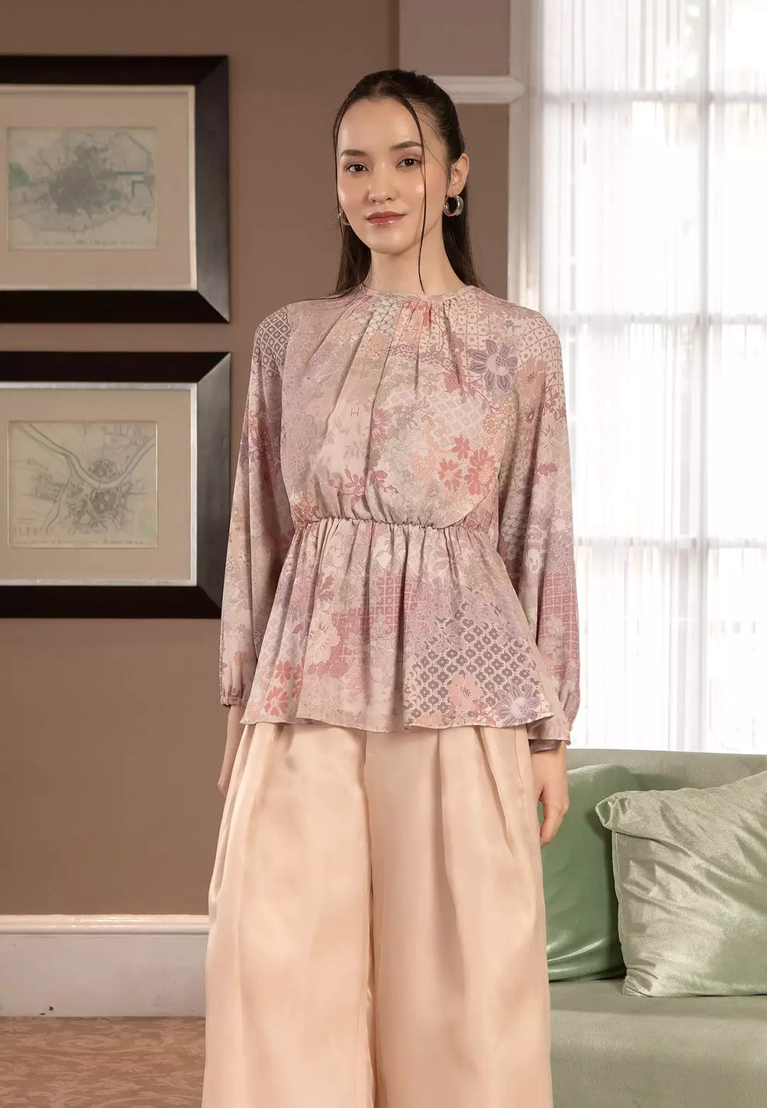 HijabChic Maisie Top Peach - Baju Lebaran Wanita Motif Cantik