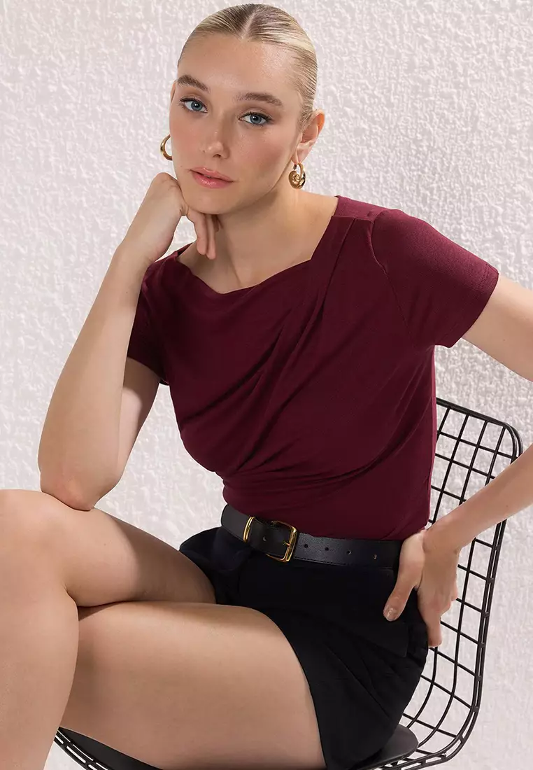 Burgundy Gather/Drape Detailed Fitted/Fitted Knitted Blouse