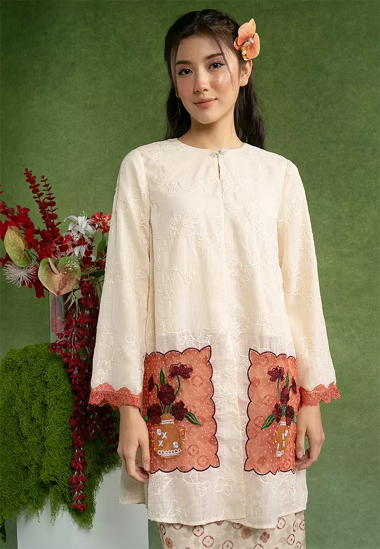 Umaira Embroidered Kurung Labuh Set