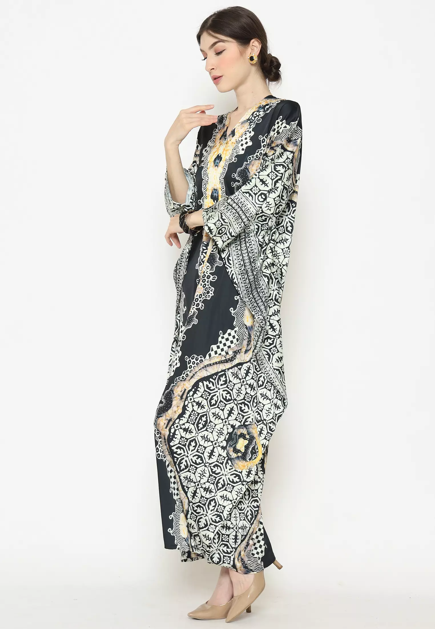 Kanzi Short Sleeve Batik Kaftan Black and White