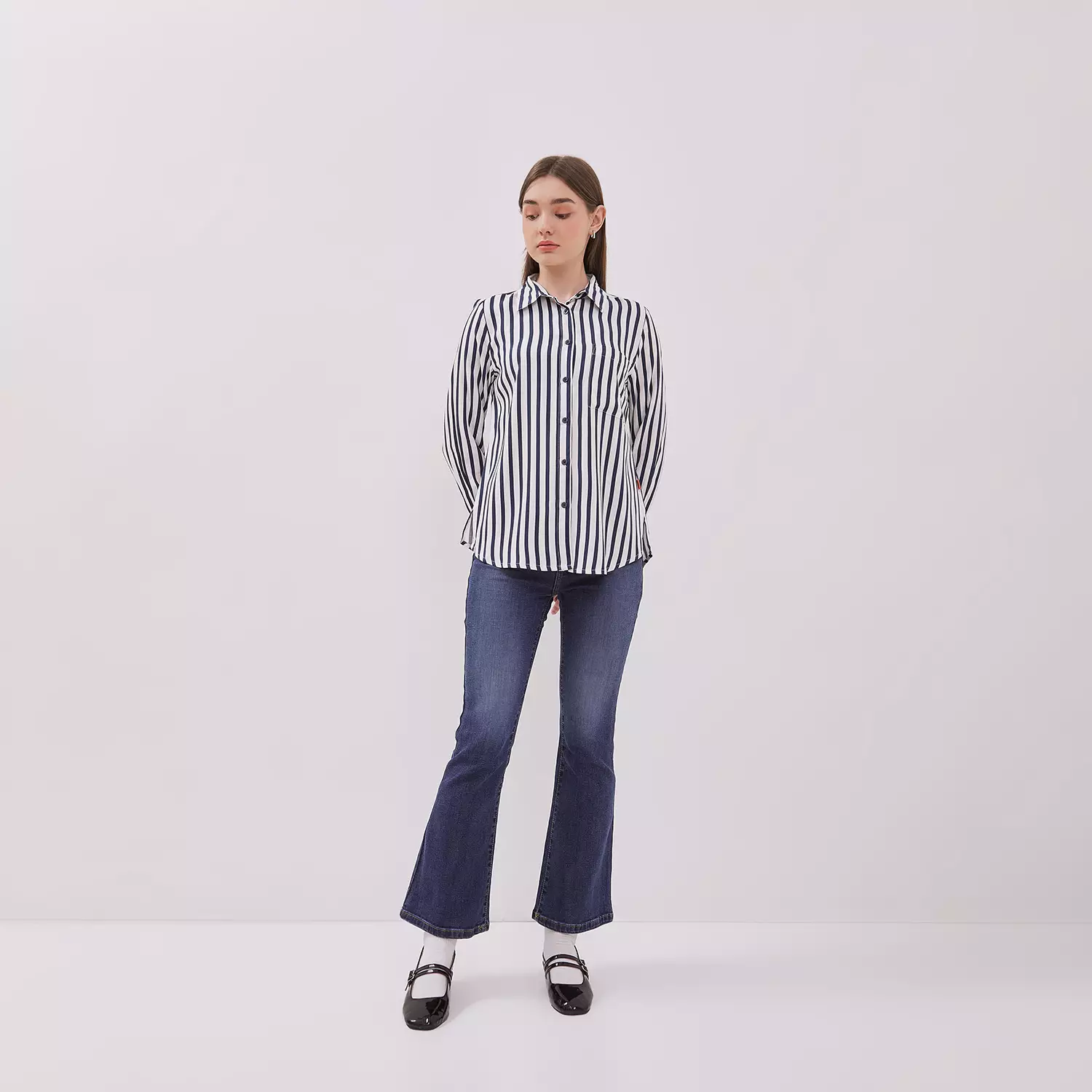 DUST Kemeja Kamina Garis Navy Putih (D.116467)