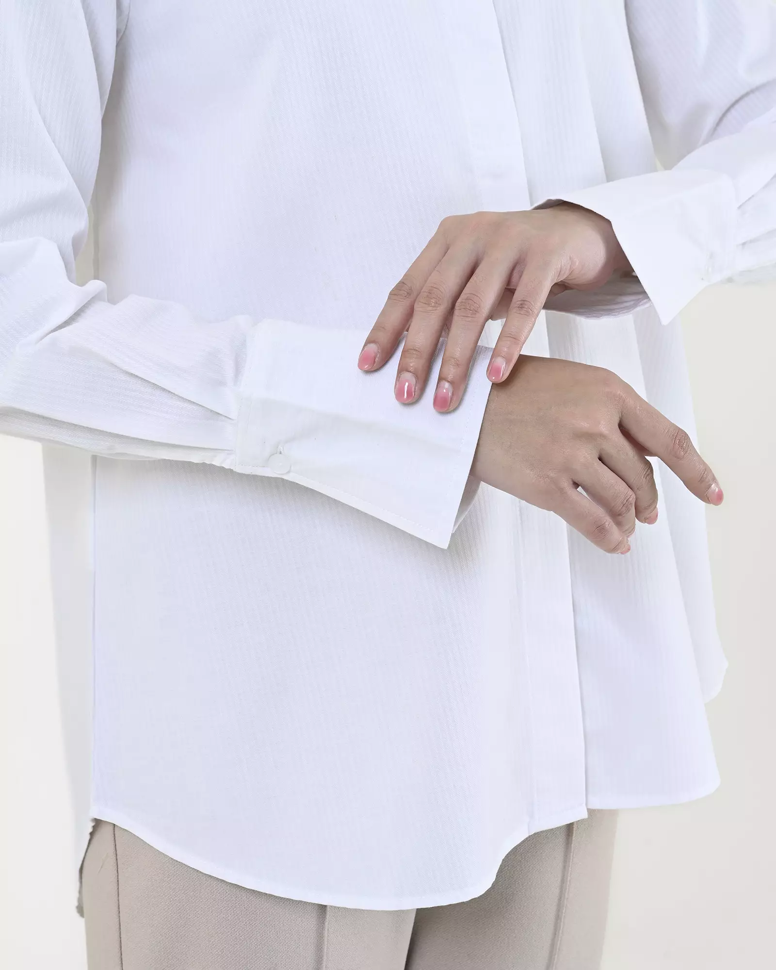 Geulis.id TIMAKI SHIRT - White