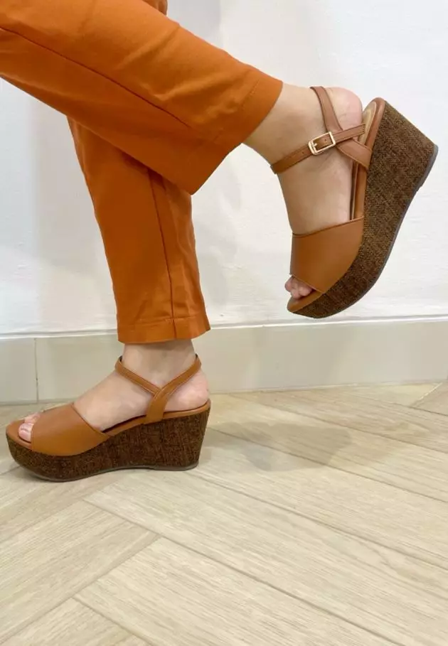 Wedge Zoey Brown