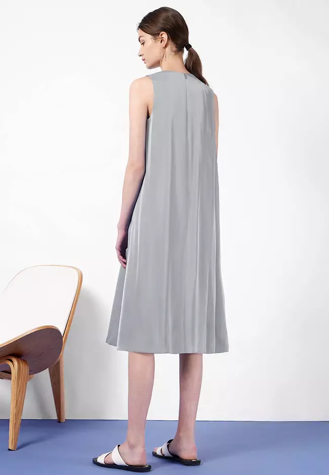 Sleeveless Pleat Detail Dress