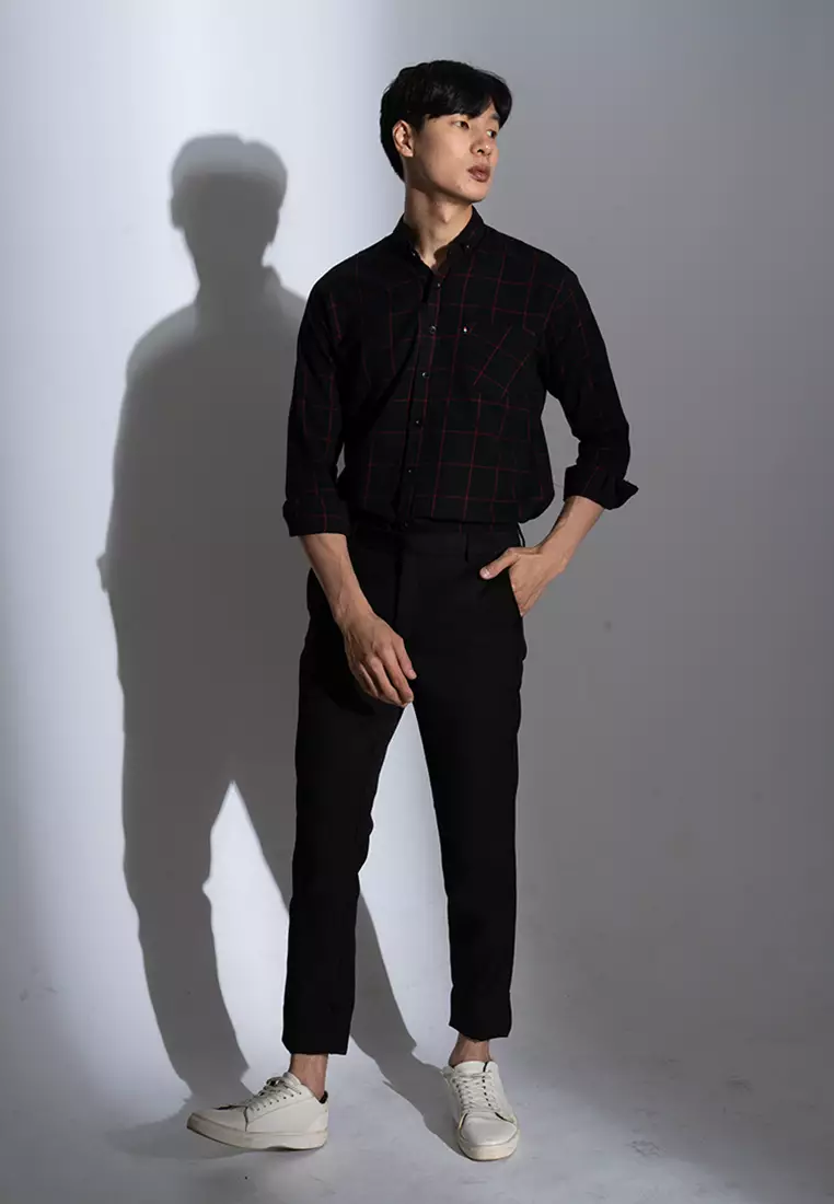 Kemeja panjang pria formal slim fit hitam kotak merah houseofcuff
