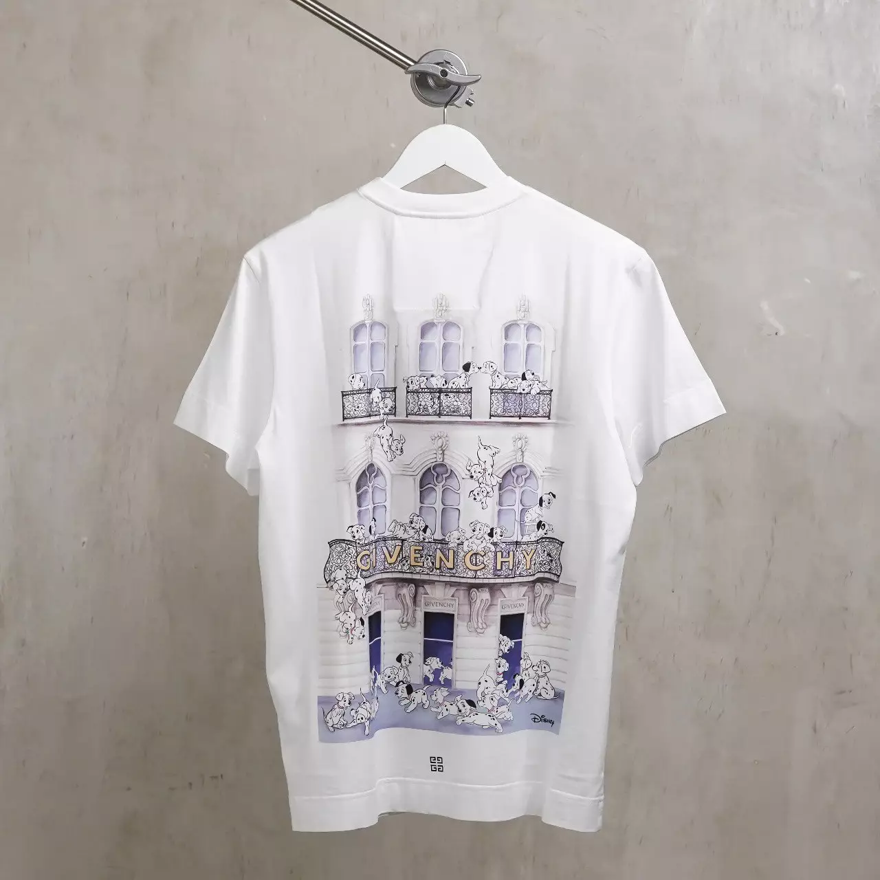 Kaos GIVENCHY X DISNEY DALMANTIAN CASTLE WHITE TSHIRT 100% ORIGINAL