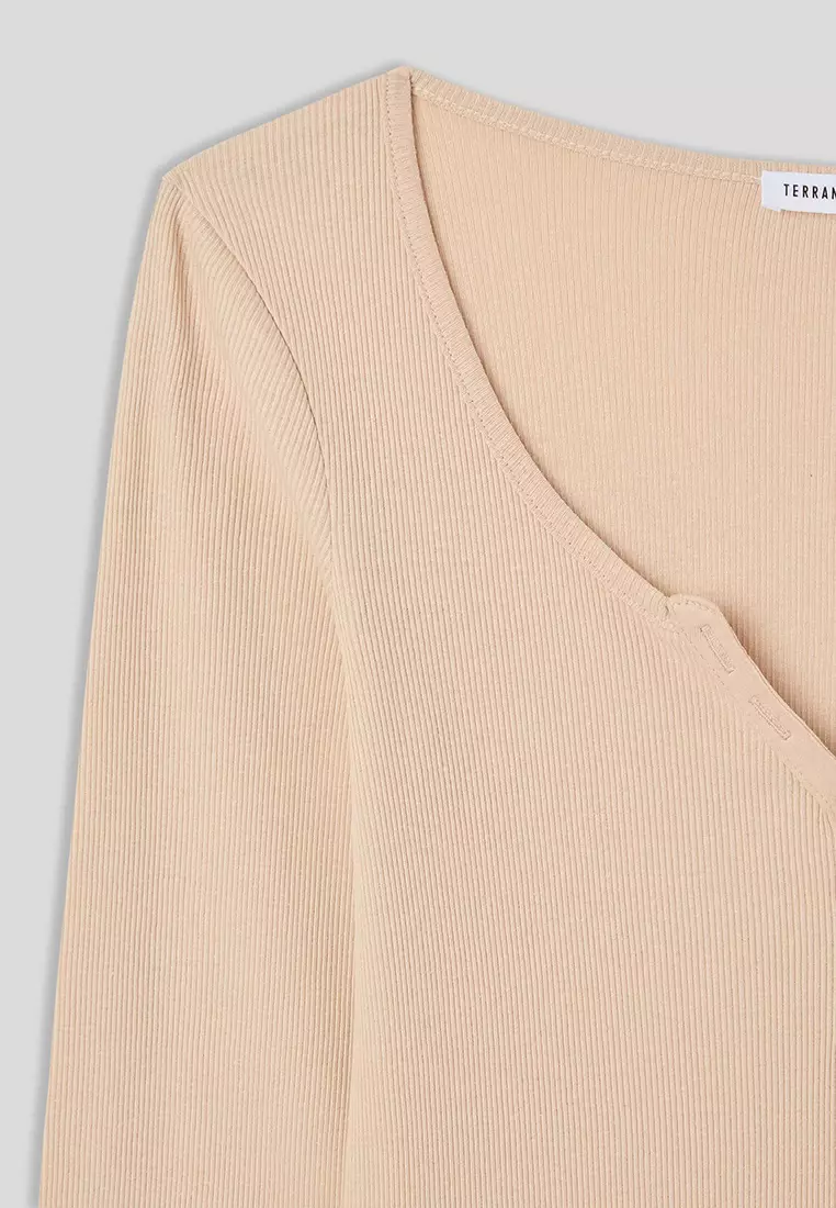 Woman Long-Sleeved Top