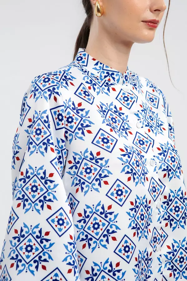 MINIMAL - Karina - Blus Lengan Lebar Motif Geometris - Blue Warna Blue