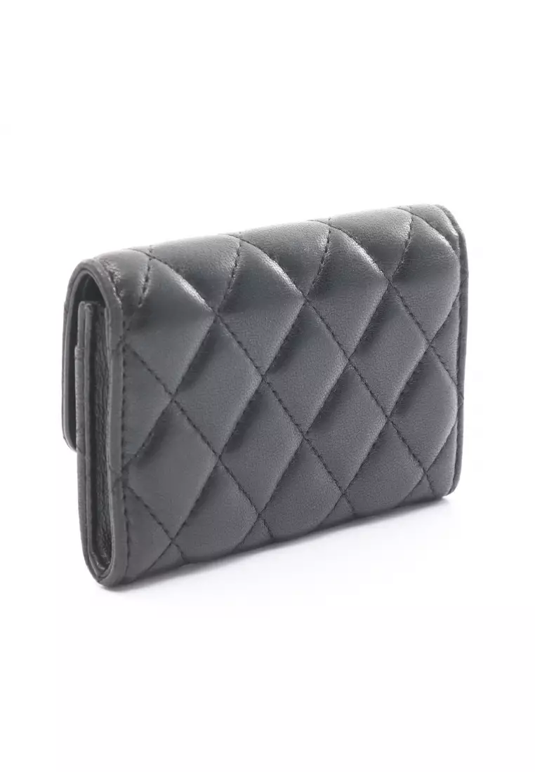 Quilted lambskin wallet best sale with detachable chain strap