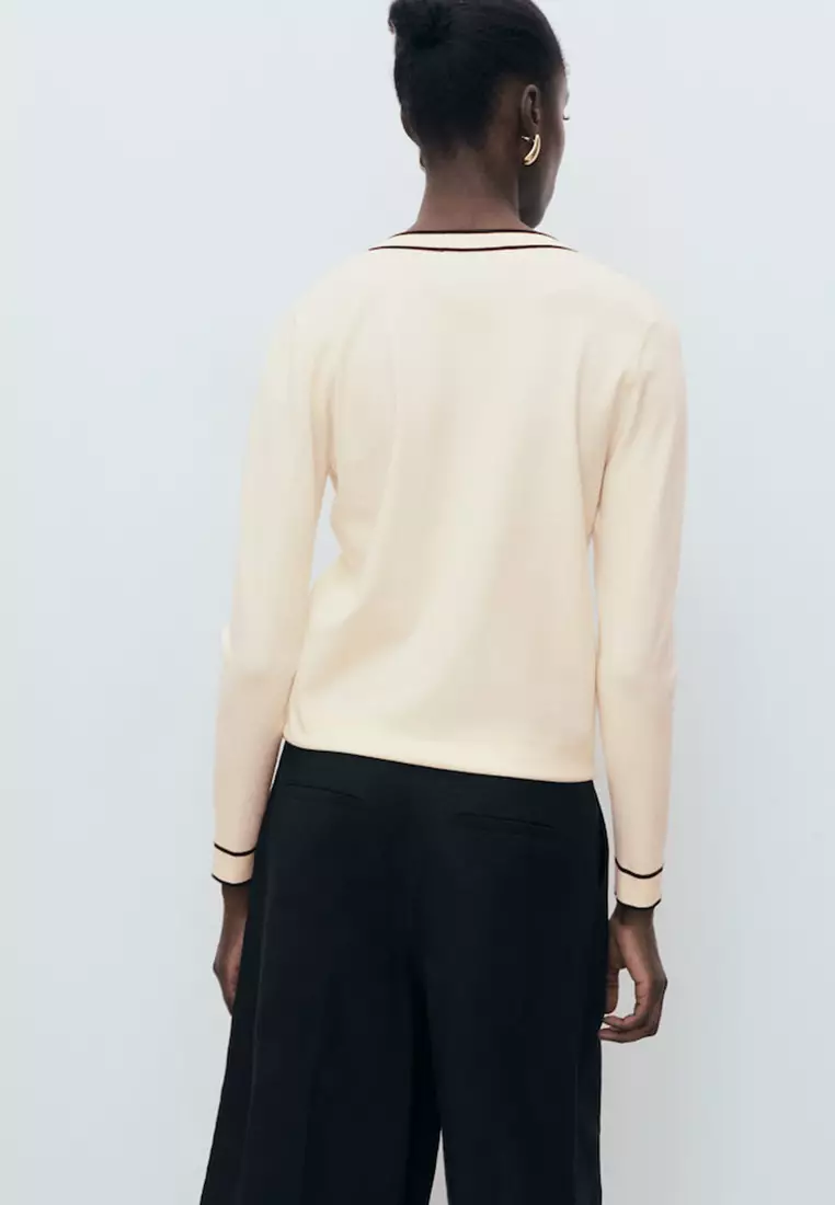 Contrasting V-Neck Sweater