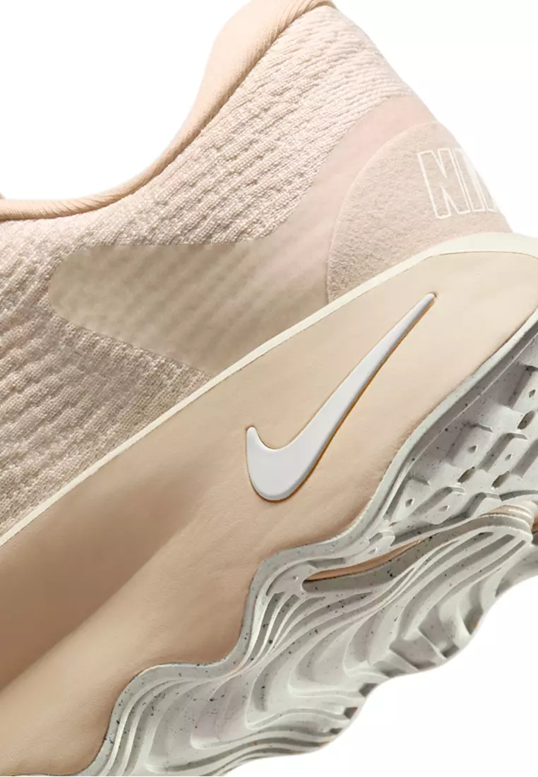 Motiva Walking Shoes