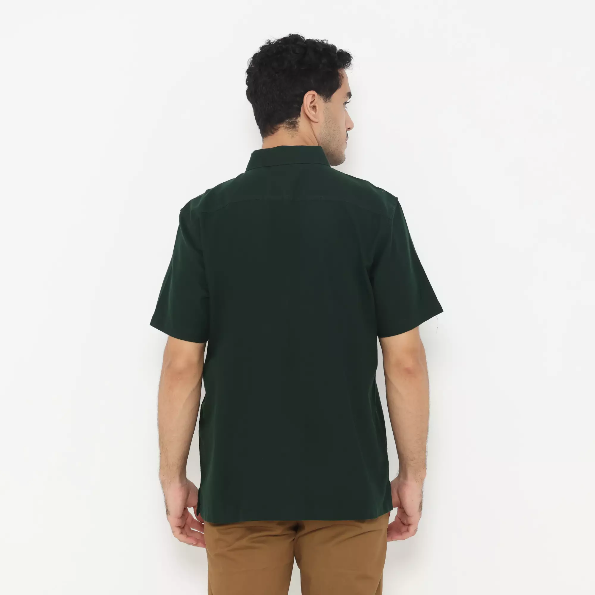 Men & Clo x PLATINI | Kemeja Pria Basic Polos Lengan Pendek Katun  Dark Green 1090