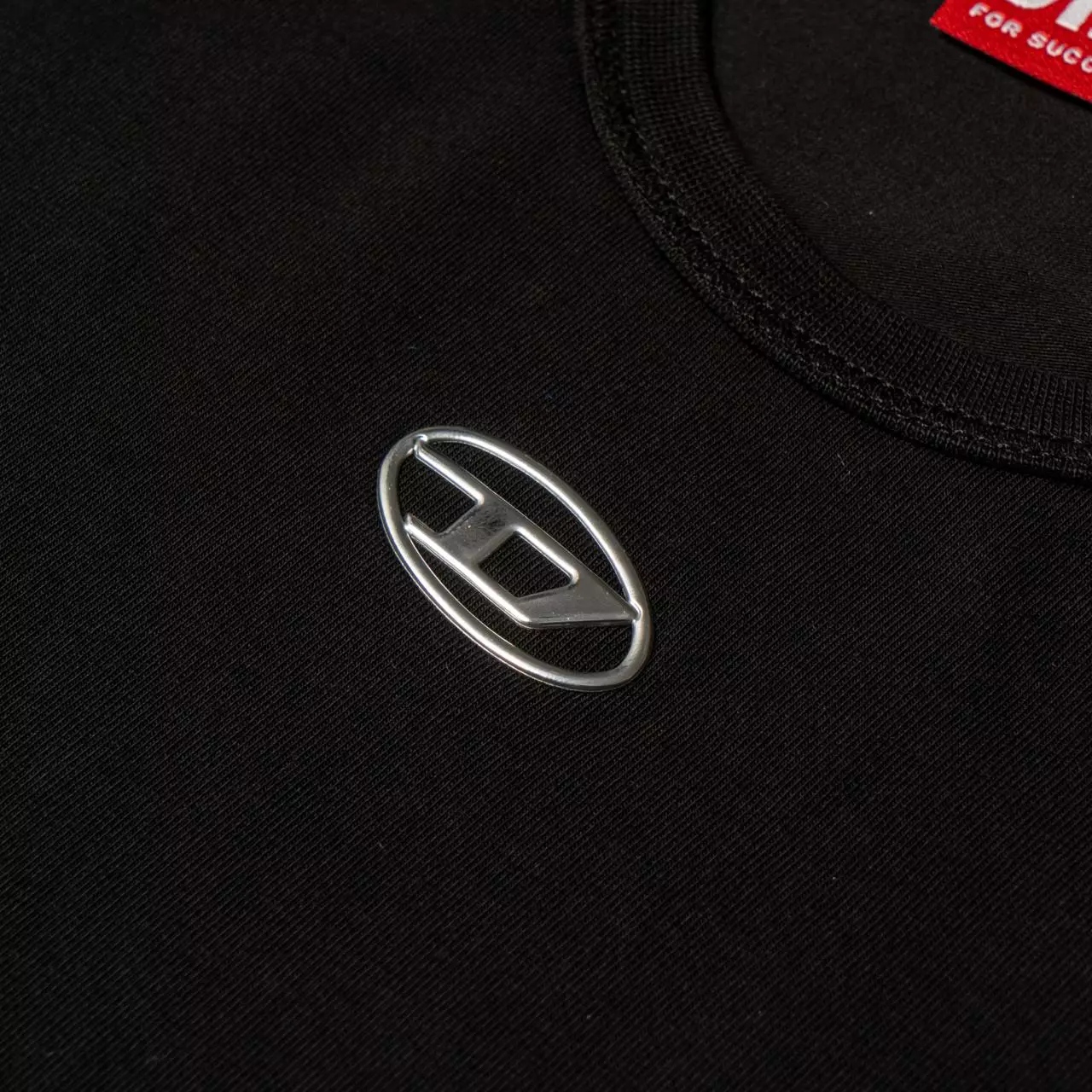 T-Uncutieslong-Od Slim-Fit T-Shirt With Metallic Oval D Black