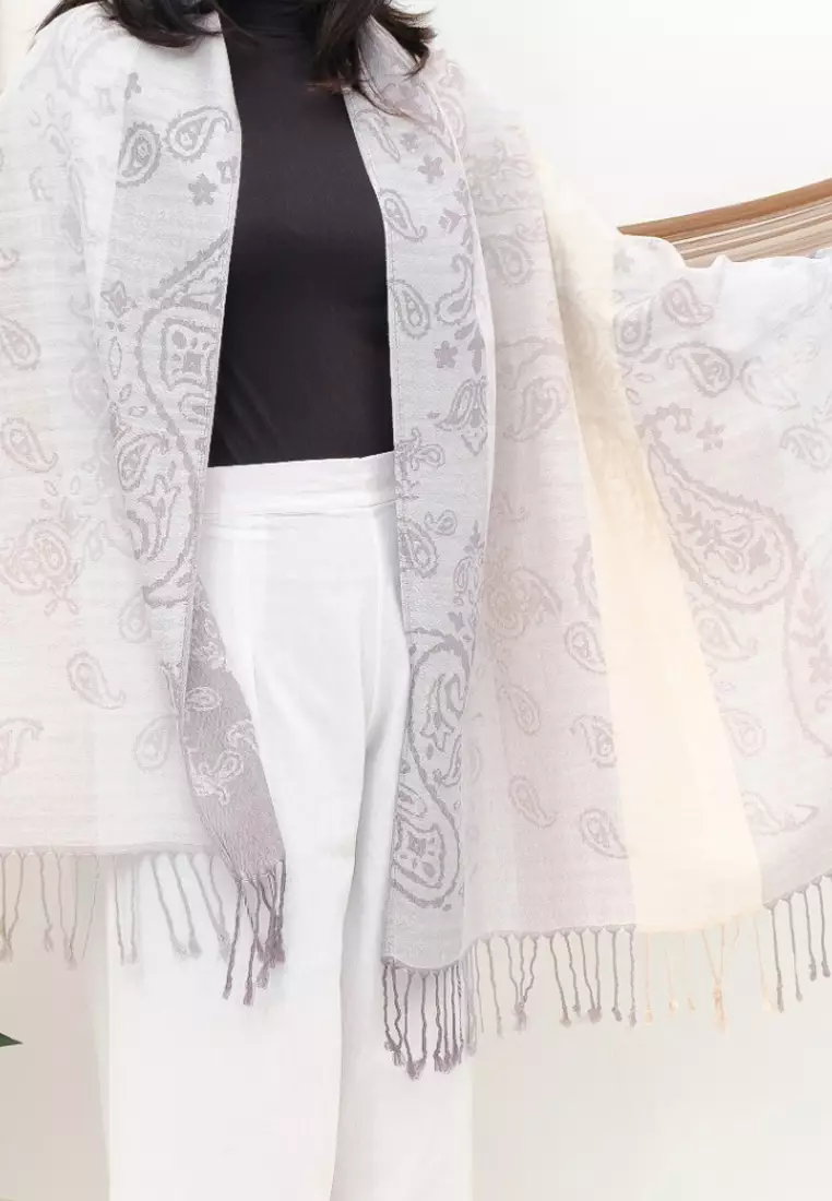 Aksesoris Wanita Reversible Viscose Gradient Paisley Pattern Pashmina Shawl Syal Gradasi Wanita Beige Ivory