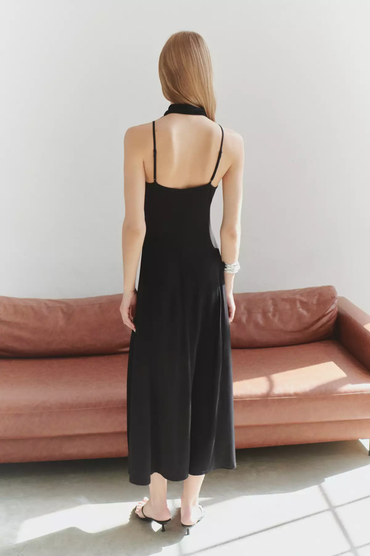 Limited Edition Black Stand Collar Backless Waist Opening Flexible Maxi Knit Dress TWOSS25EL00477