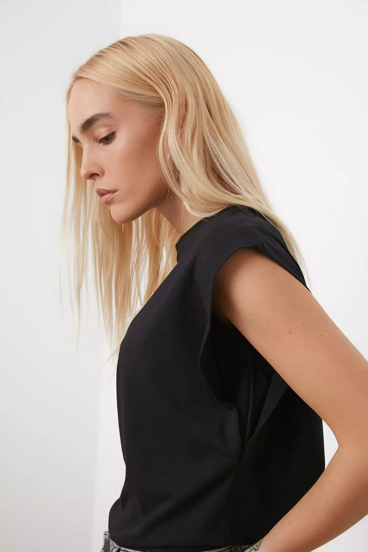 Wide Shoulder Muscle Tank Top