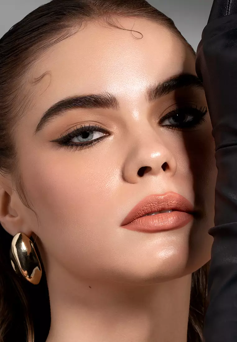 Wing Flick Eyeliner [Dual-Ended Brush Point Liquid Eyeliner] in Classic Brown