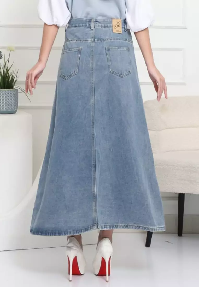 Giella Skirt Button in Light Blue