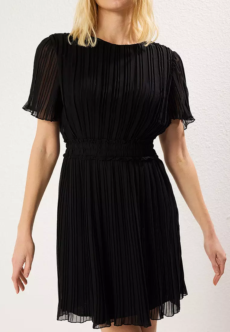 Plain Pleated Mini Dress