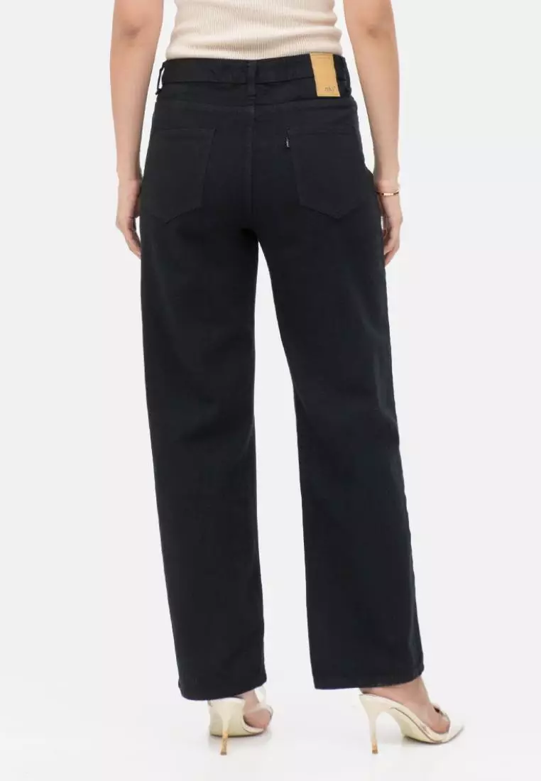 Basic Straight Jeans in Black