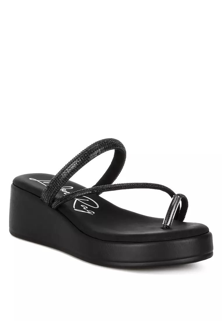 Sandal Slip On Hitam Berhias Berlian Imitasi