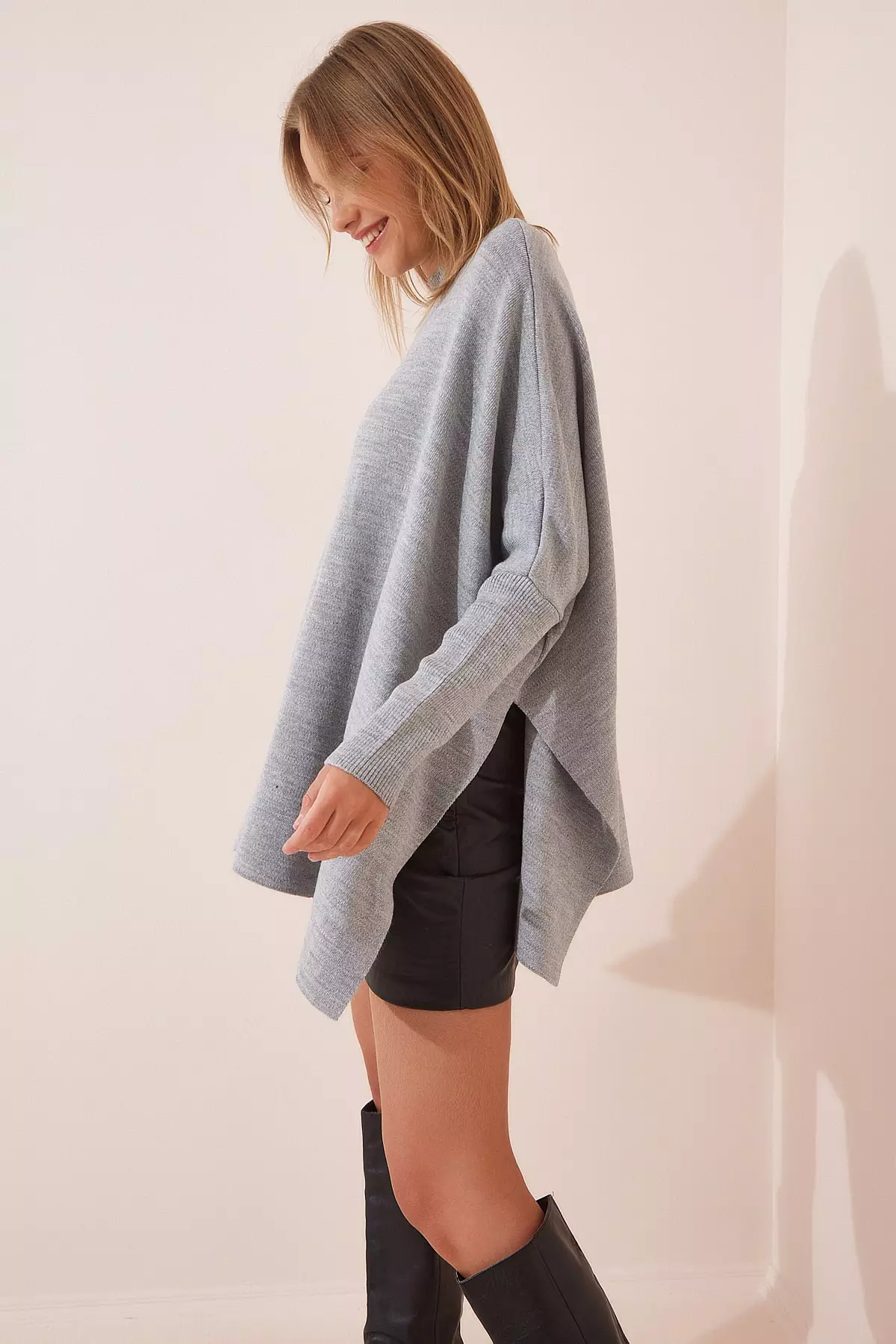 Cashmere poncho sweater top