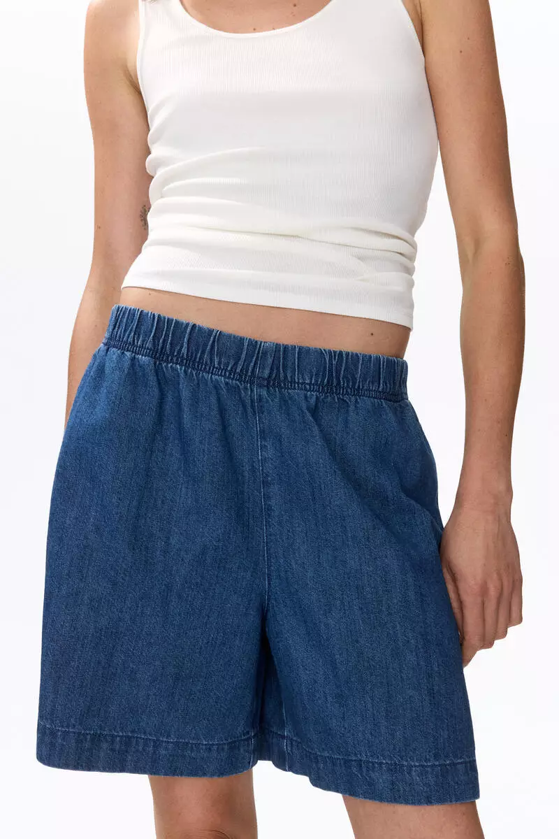 Denim pull-on shorts