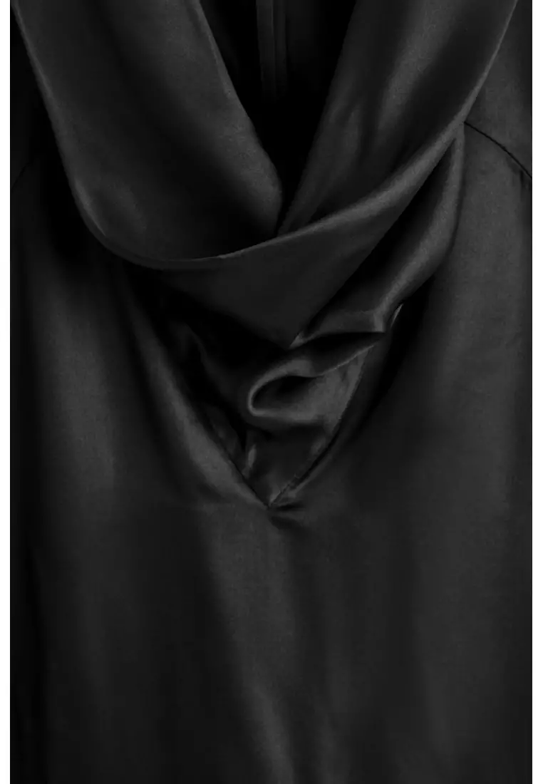 FLUID FUNNEL-NECK SCARF BLOUSE