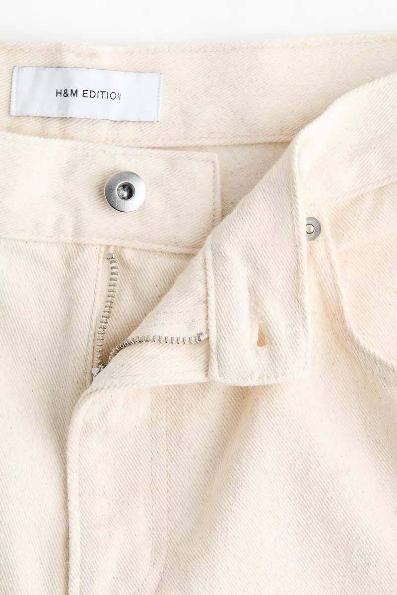 Crochet look-detail jeans