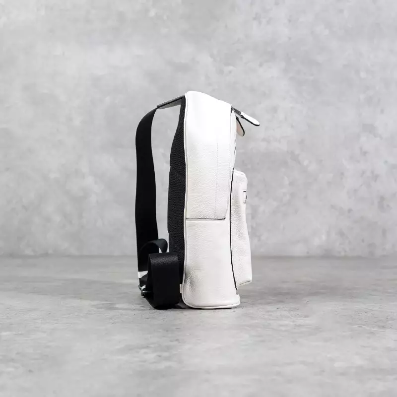 Tas COACH WEST PACK TEXT OUTLINE BLACK IVORY WHITE CROSS BODY BAG 100% ORIGINAL