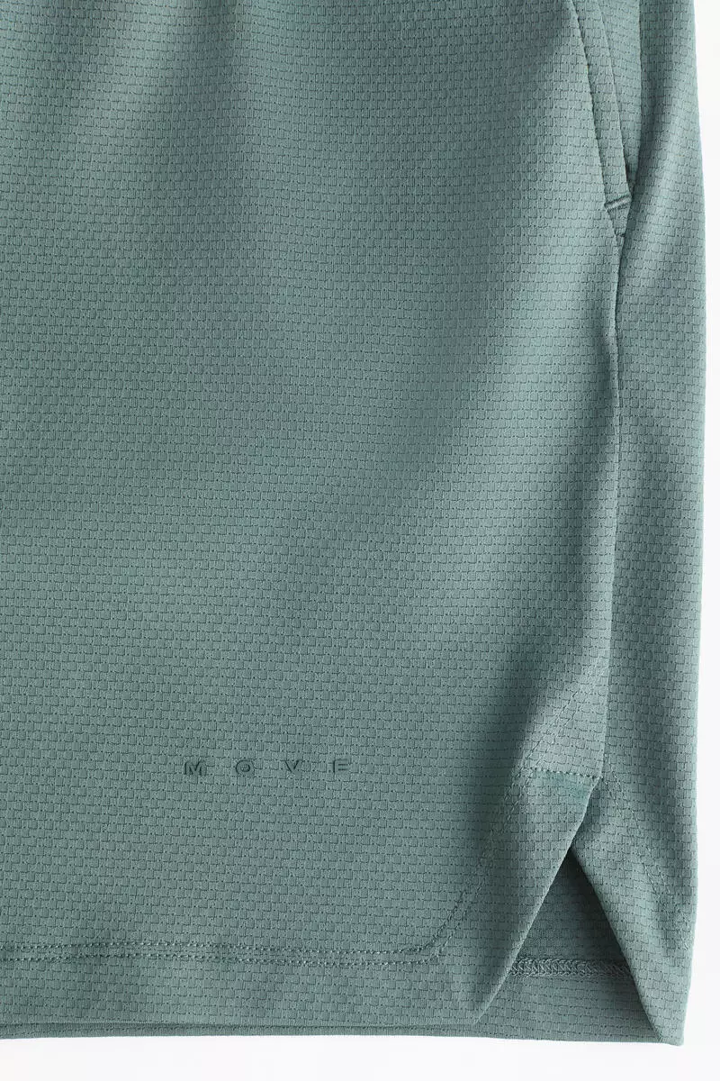 Sports shorts with DryMove™