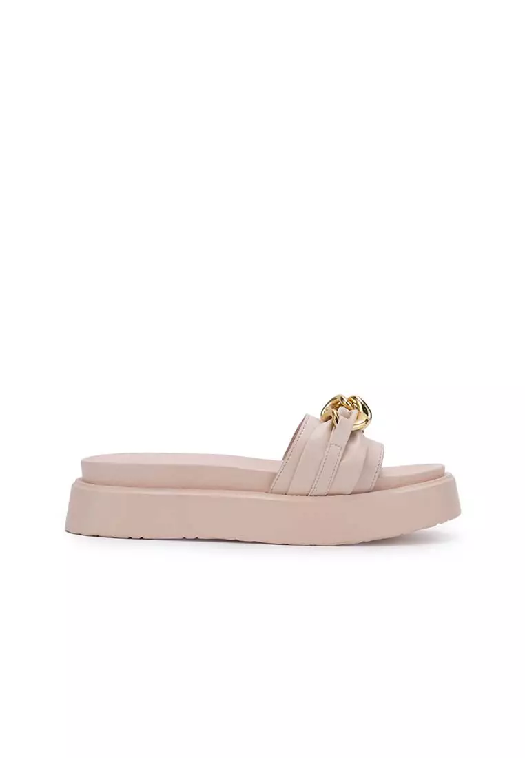 Discount on Nose  shoes - SKU: Embellished Chain Wedge Slide