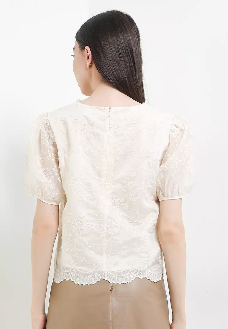 S/S Embellished Flo Emb Blouse