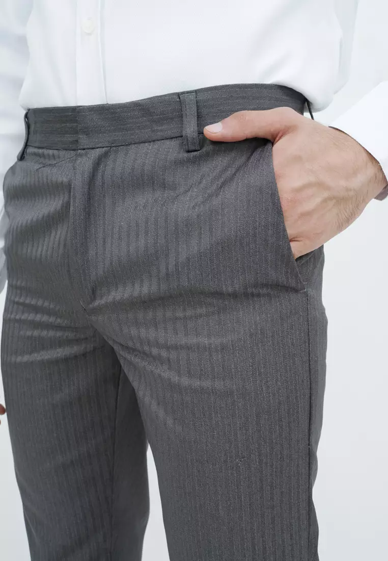 Celana panjang slim fit pria kerja formal garis halus abuabu houseofcuff