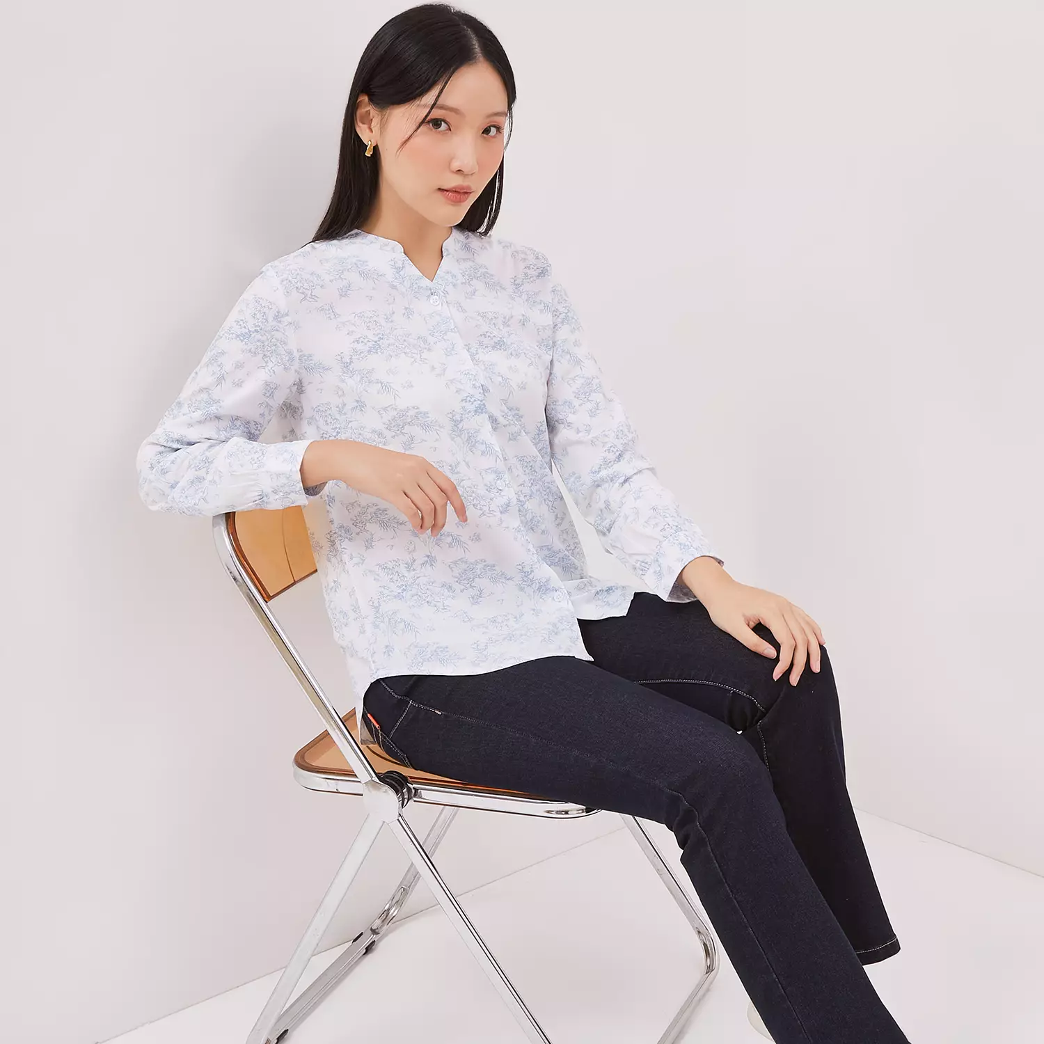 DUST Blouse Abstrak Miswa Putih ECOVERO™️ Comfease (D.116478)