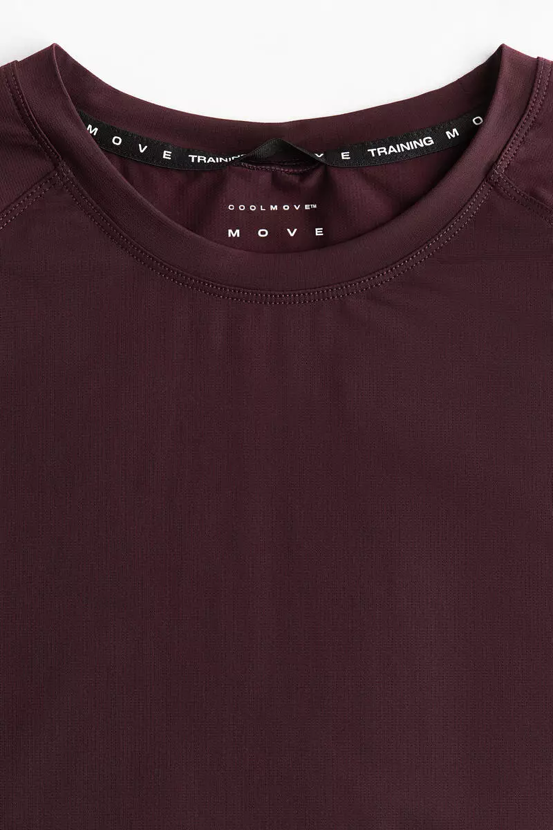 Muscle Fit Sports T-shirt with CoolMove™