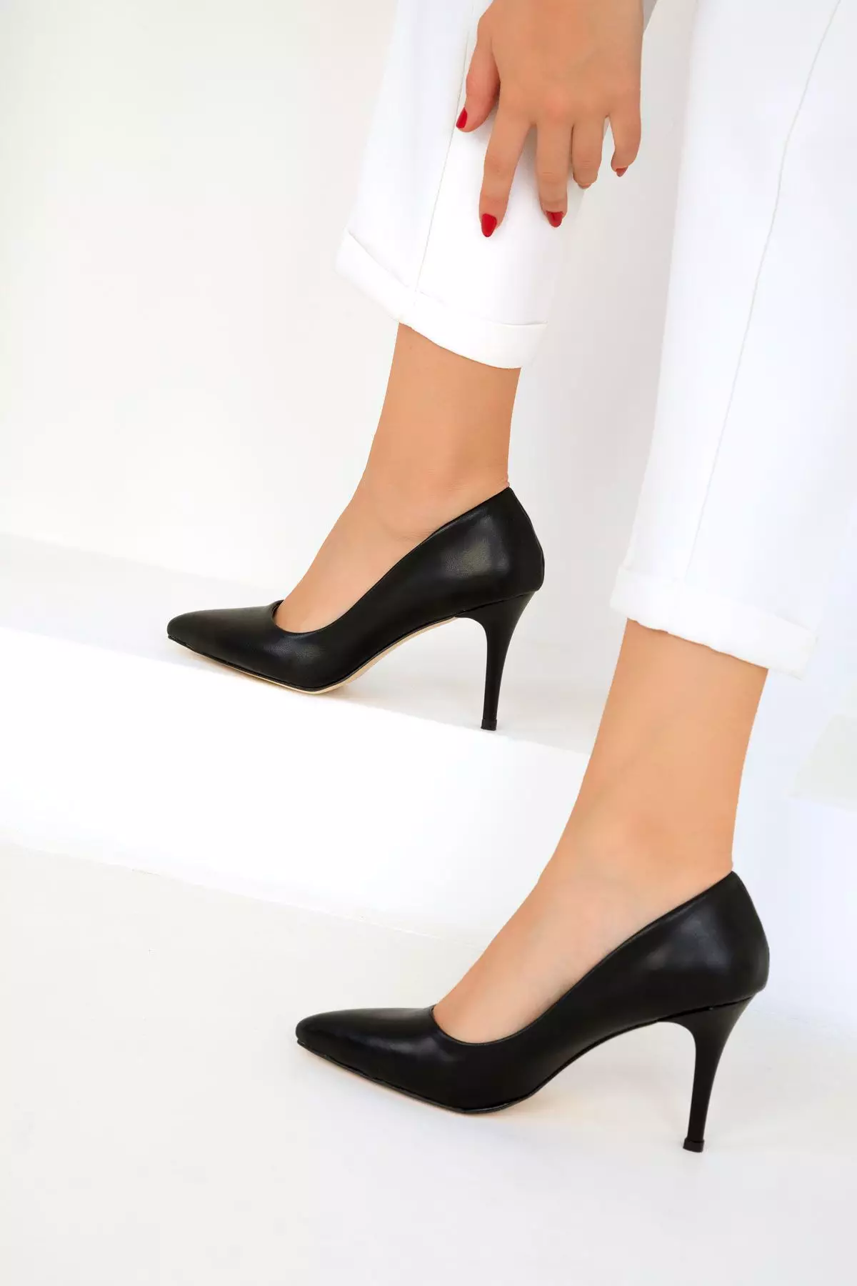 19550 Model Black Women's Classic Heeled Shoes