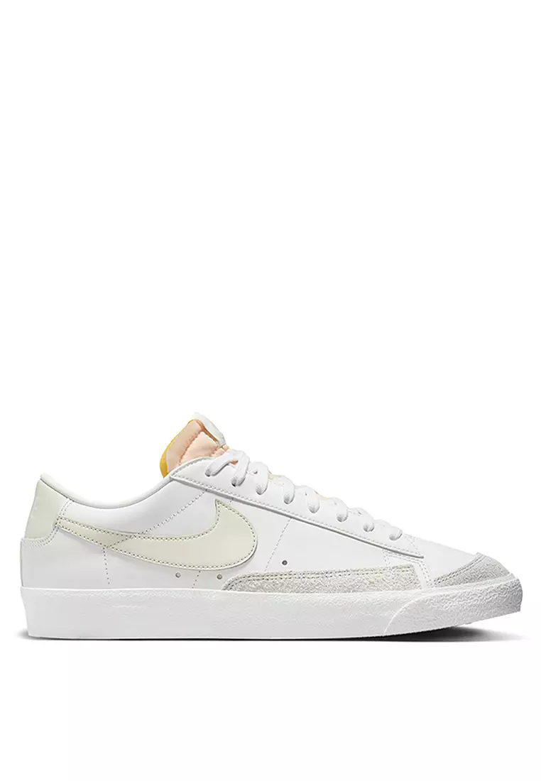 Nike blazer low vintage white deals