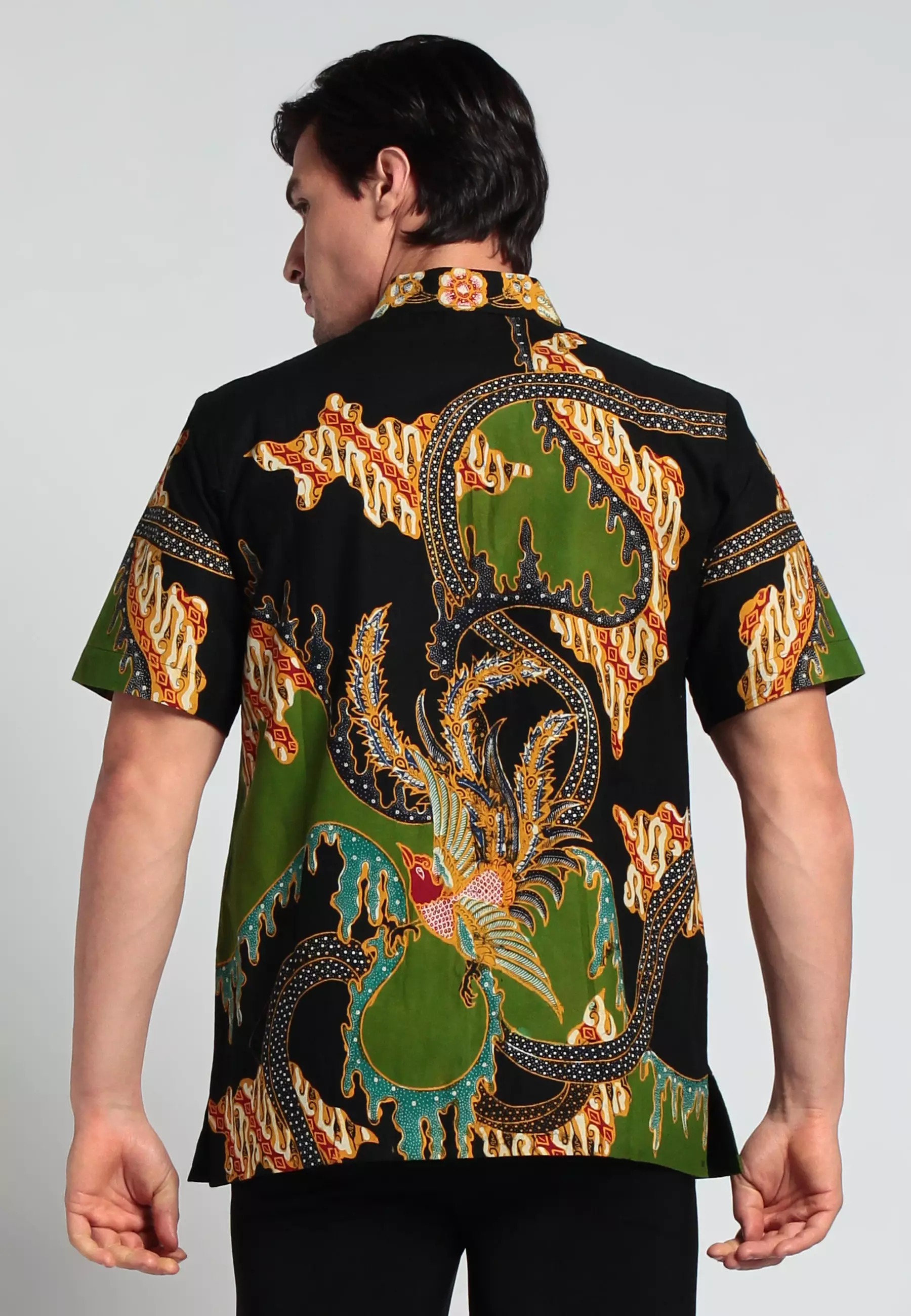 Drestadyumna lengan pendek slimfit