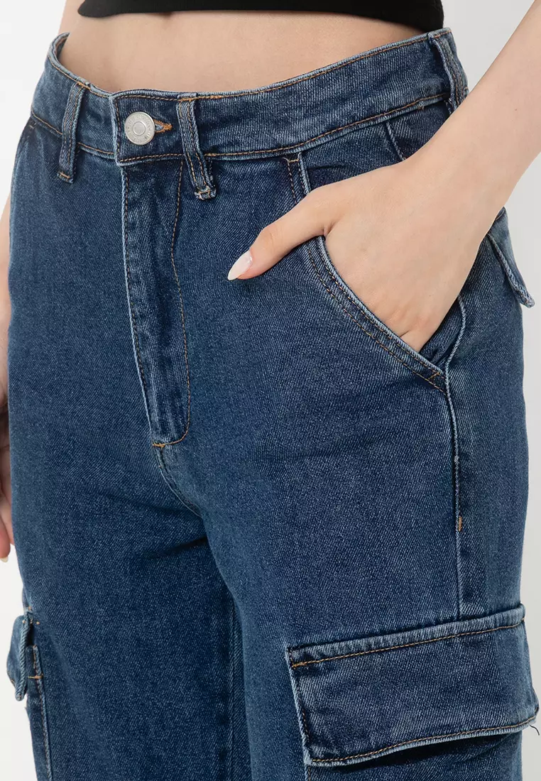 Wide Leg Cargo Jeans