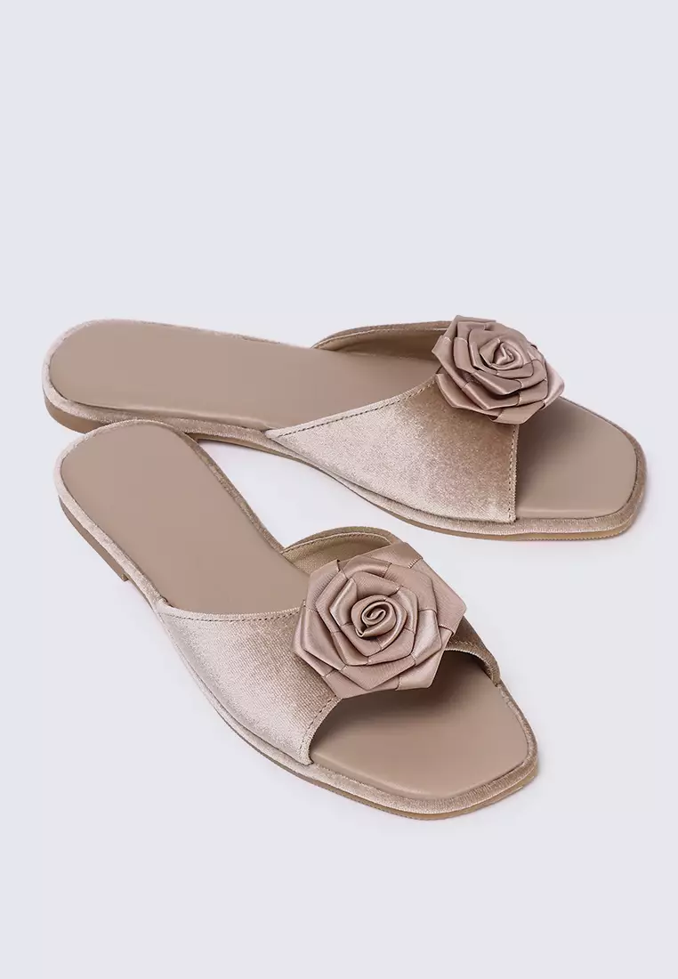 Lusina Comfy Sandals In Nude
