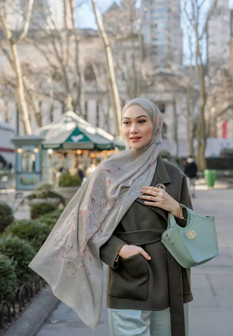 Nada 2 Satin Shawl - Clarinet